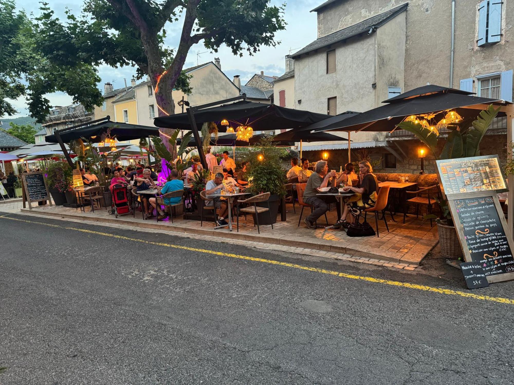 Hotel Le Sully Meyrueis Exterior foto